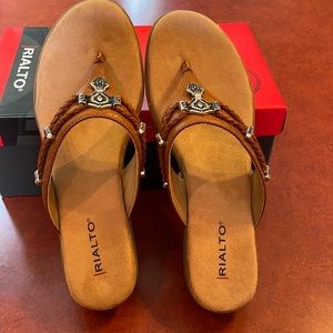Rialto Bailee sandals, Size 9. New in Box, Color Cognac